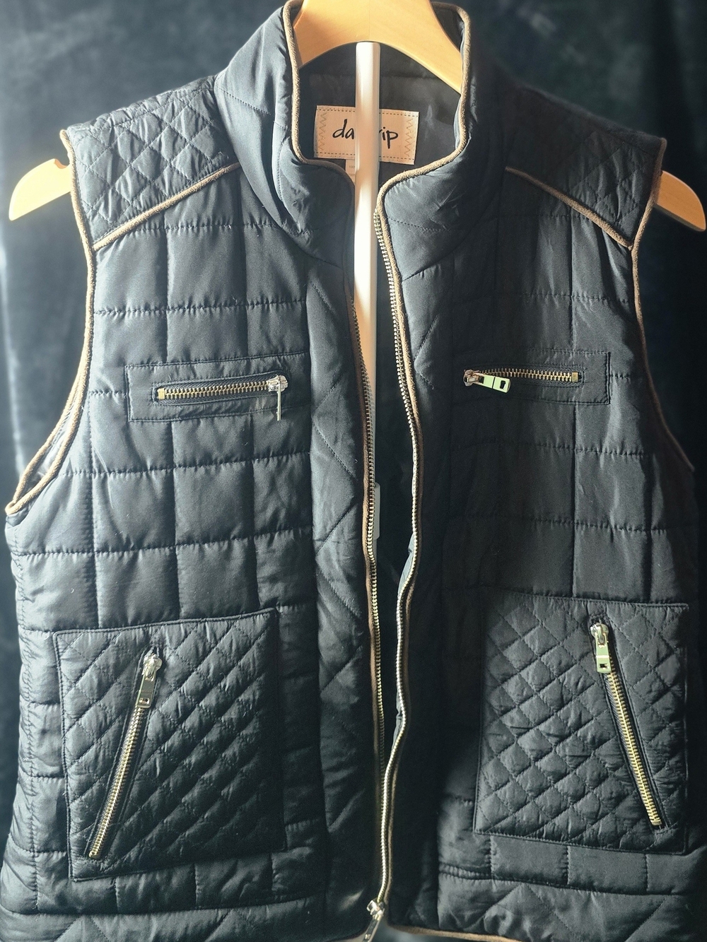 Buckle Daytrip Quilted Black Vest with Brown Contrast Trim Size L